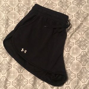 SOLD ✨Under Armour Fitness Shorts 🖤